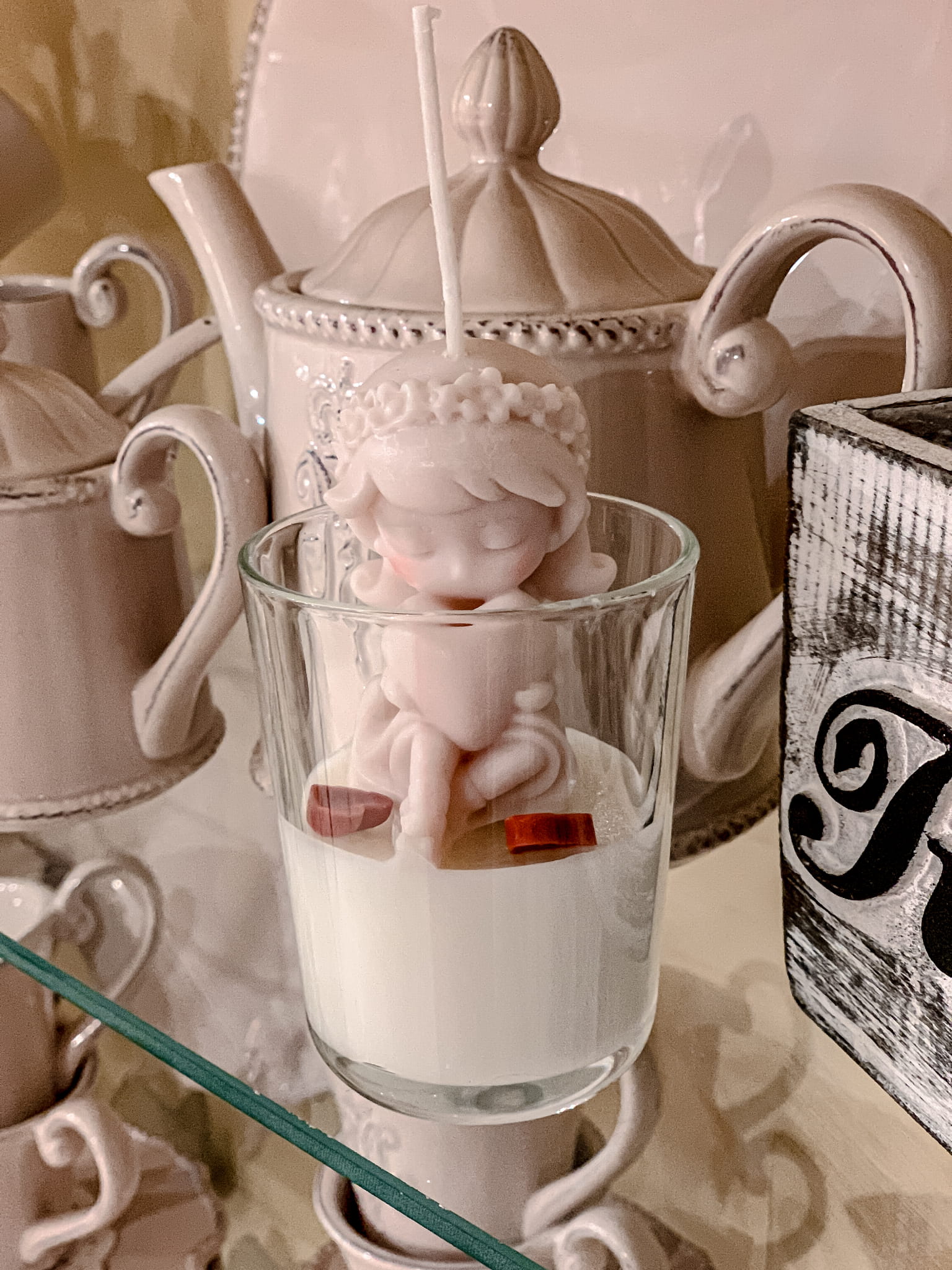 Świeca sojowa dziewczynka z sercem