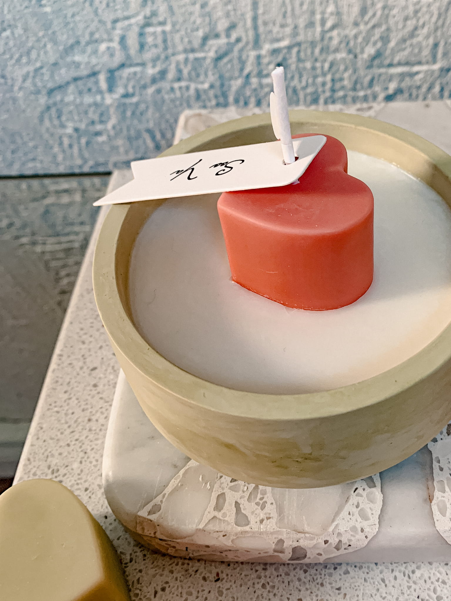 Love M – Świeca sojowa z sercem - obrazek 3