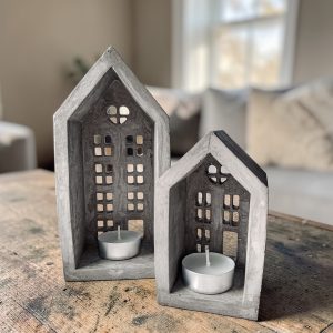 Zestaw betonowych lampionów na świeczki – mały i duży domek